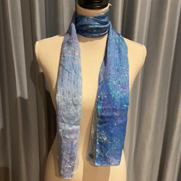 1988 Cosette Handmade marbled silk scarf, 56" x 11" Blue peacock pattern - Picture 11 of 16